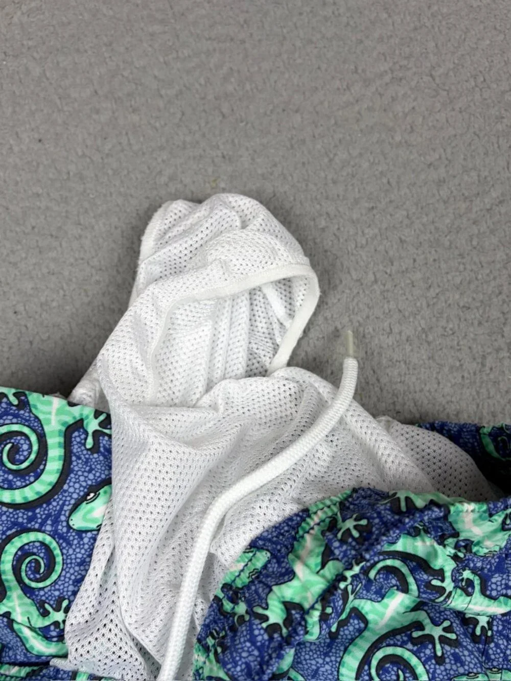 Vineyard Vines Swim Shorts Men Small Blue Lizard Print Lined Swim Beach